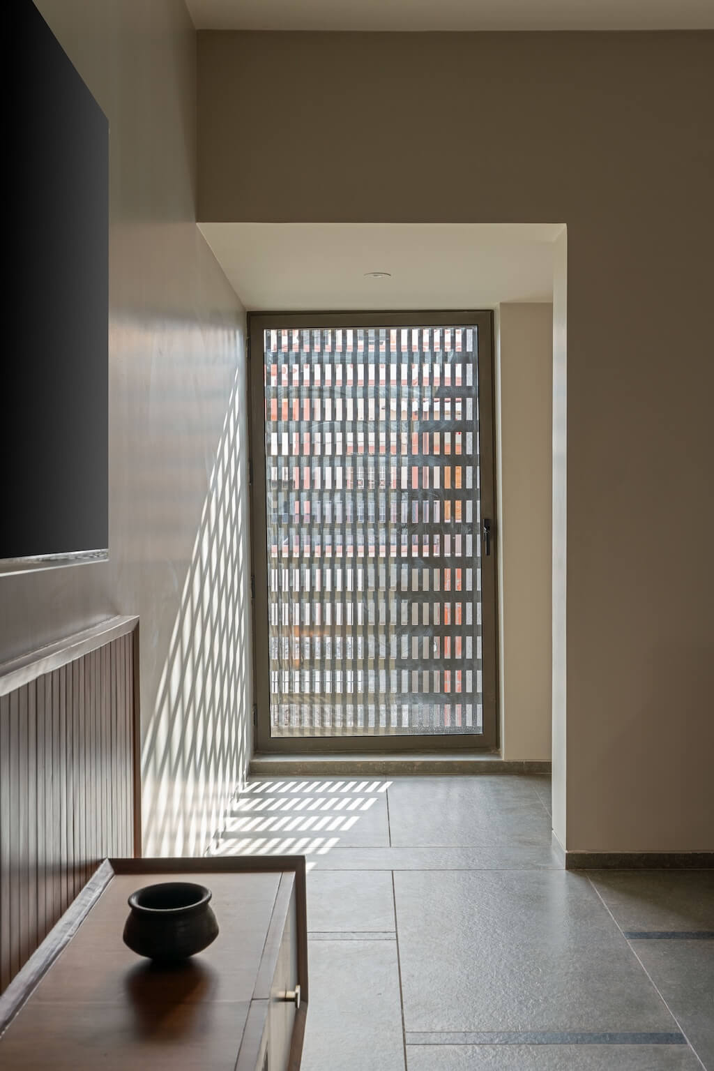 The upper passage, brick screen and timber console